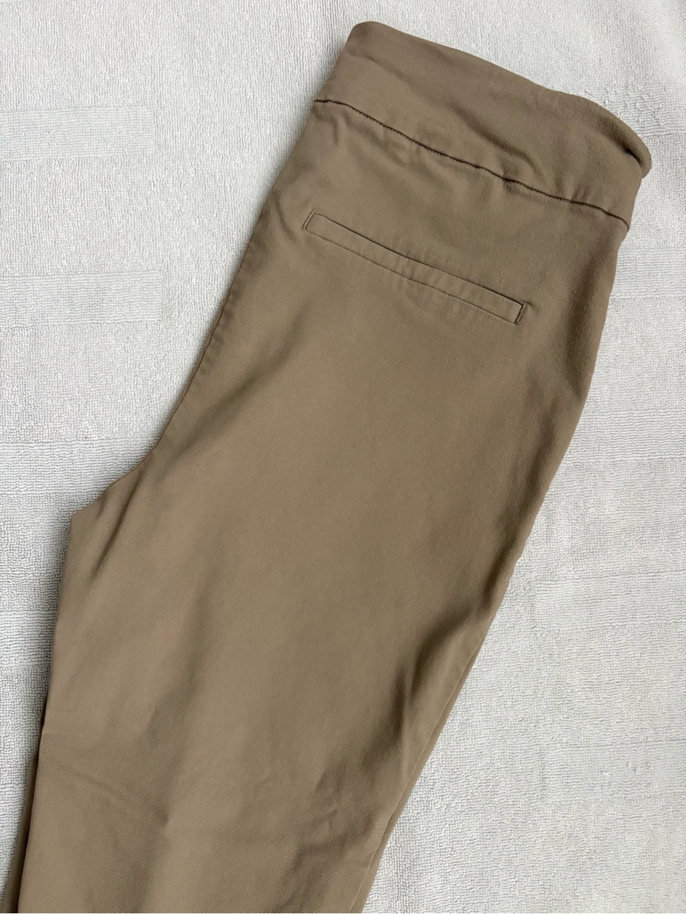 RW&CO. Ankle Length Legging in Taupe